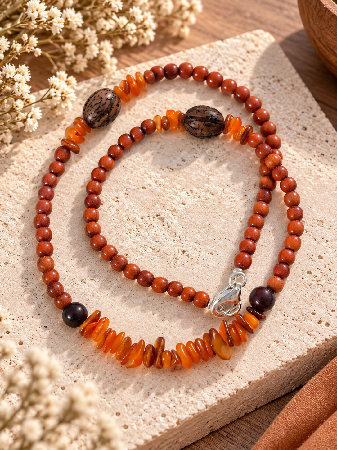 Collier en Bois de Santal, Bois de Rose & Cornaline Naturelle – Image 2