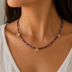 Collier Perles Grenat Facetté /Papillon Filigrane